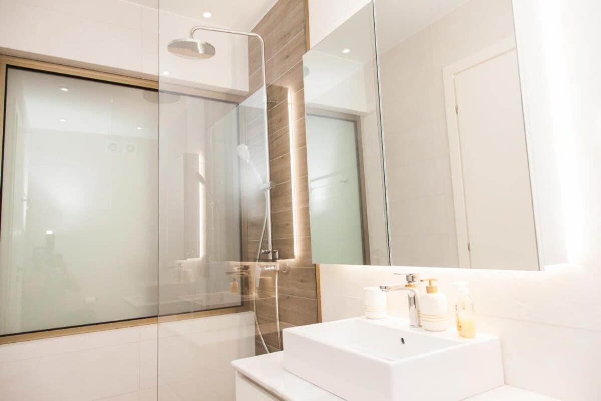 Comfortable 2 Bd Apt Near Sintagma Square Атина Екстериор снимка