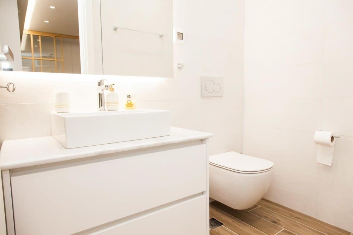Comfortable 2 Bd Apt Near Sintagma Square Атина Екстериор снимка